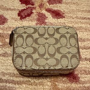 LIKE NEW COACH CASE